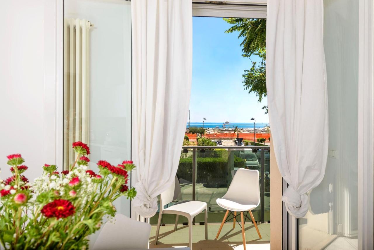Residence Royal Римини Экстерьер фото